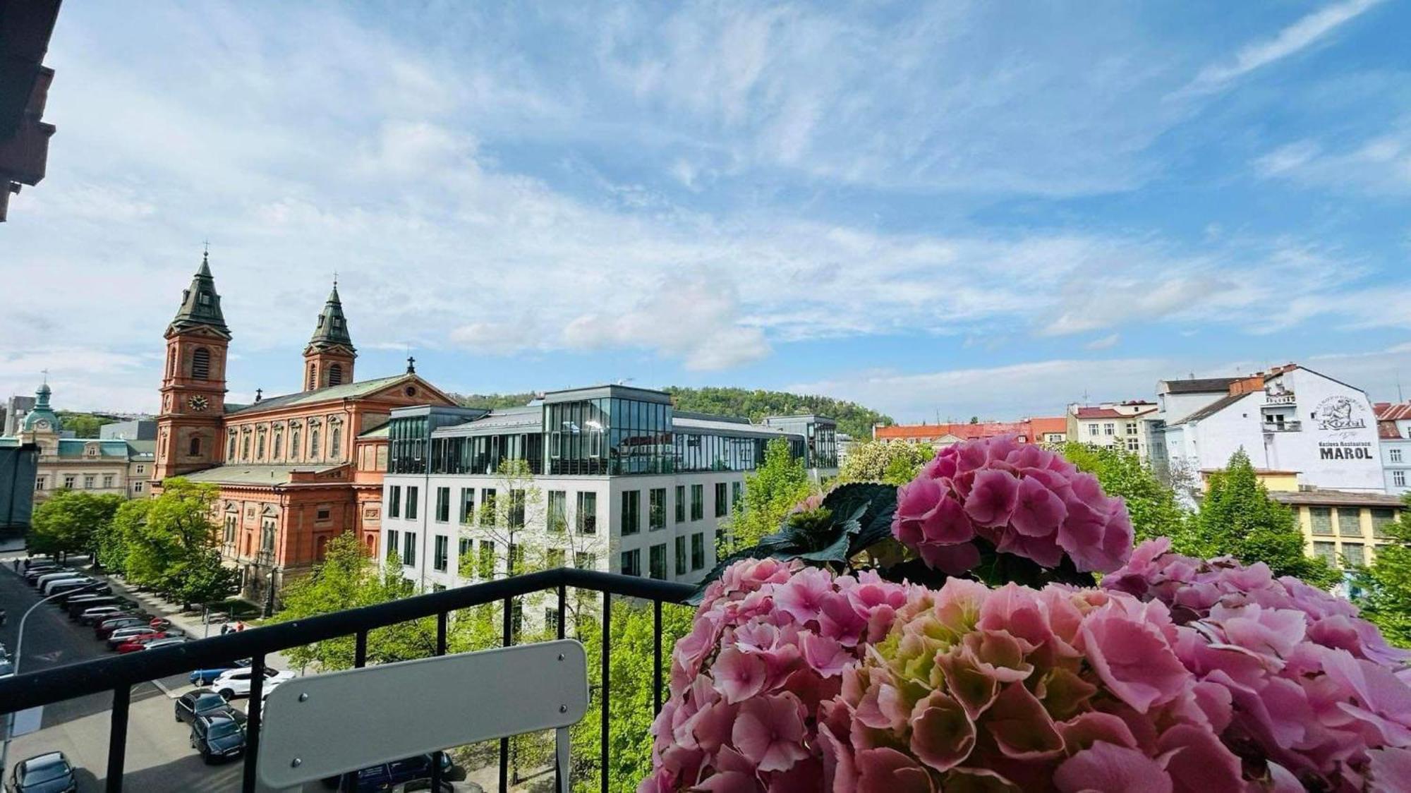 Park View Andel Апартаменти